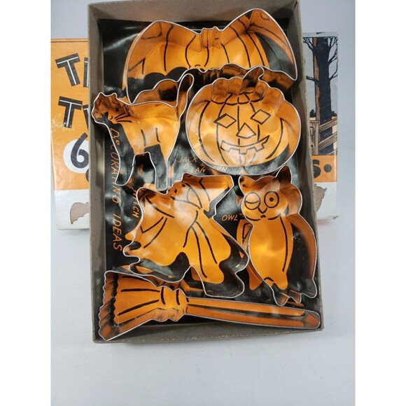 Vintage Halloween Trick or Treat  Cooky Cutters 1960s Cookie Metal Original Box - Picture 6 of 14